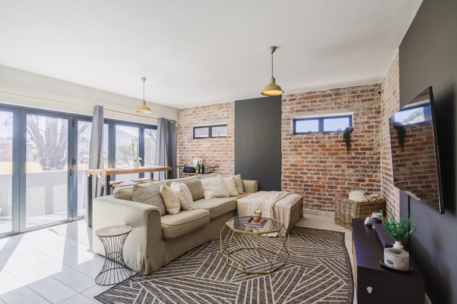 6 Bedroom Property for Sale in Vredehoek Western Cape